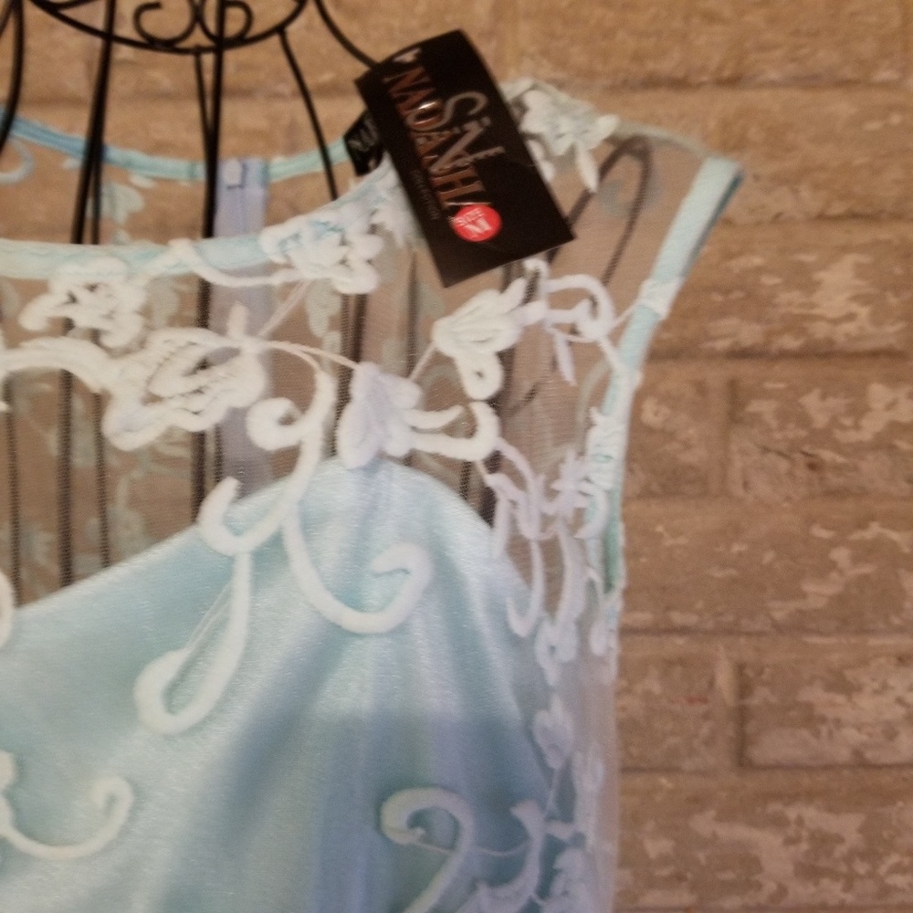 Absolutely Stunning evening gown - Picture 3 of 7